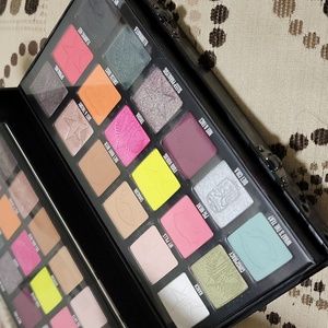 Jeffree Star Conspiracy Eye Shadow Palette Full Size NIB NEW IN BOX